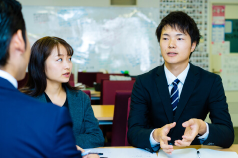 グループディスカッションや模擬面接の経験が積める